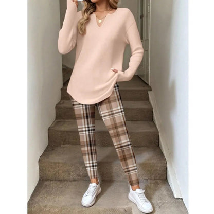 Women's 2-Piece Lounge Set – Top & Plaid Leggings